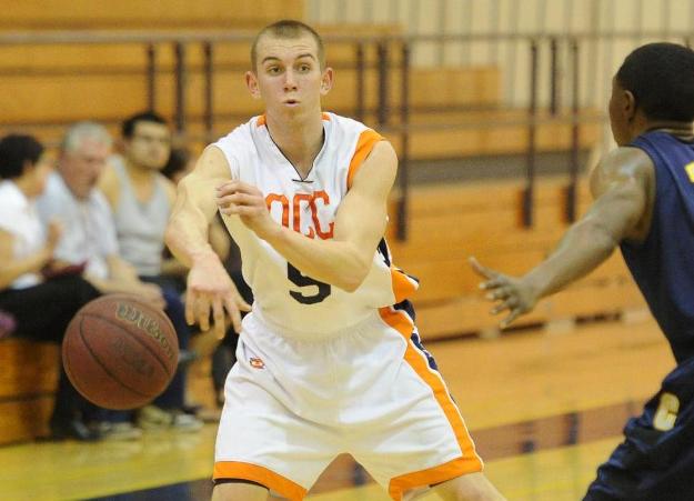 Evans scores 24 to lead Pirates past Hornets