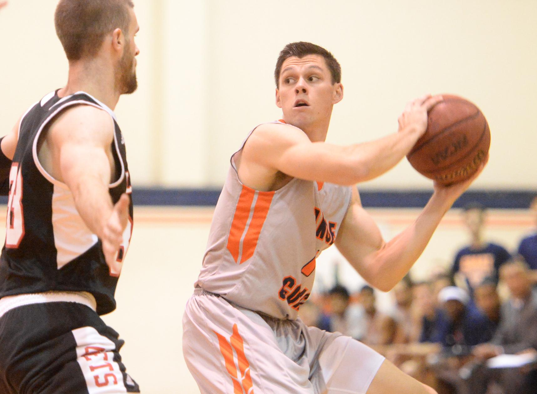 Pirates go 2-1 at Glendale tournament