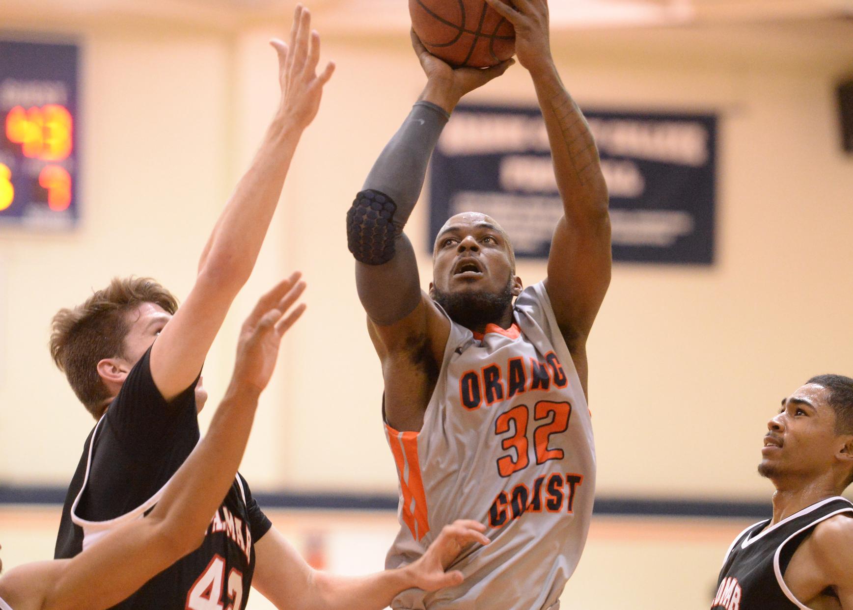 Pirate standout Jamaal Lee earns first-team, All-OEC honors