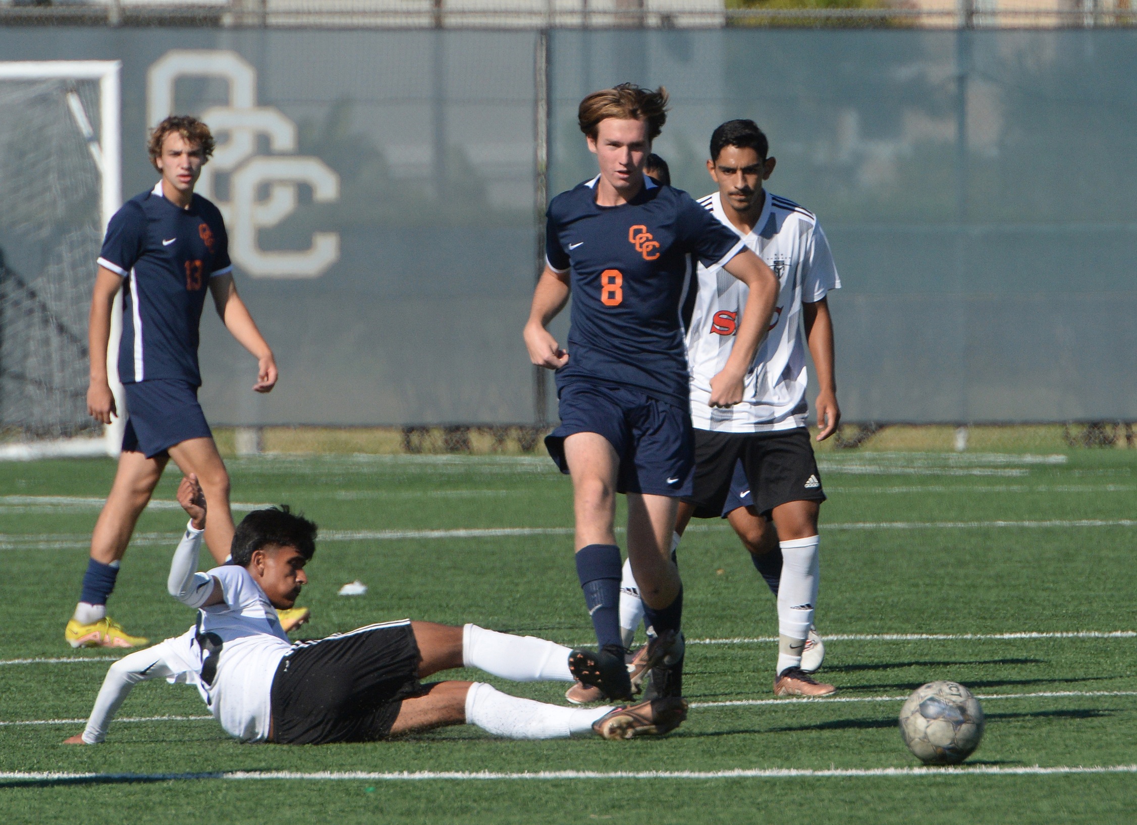 Powell's late goal sparks 1-0 win for Pirates over Huskies