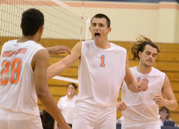 Pirates roll past Griffins in three-set sweep