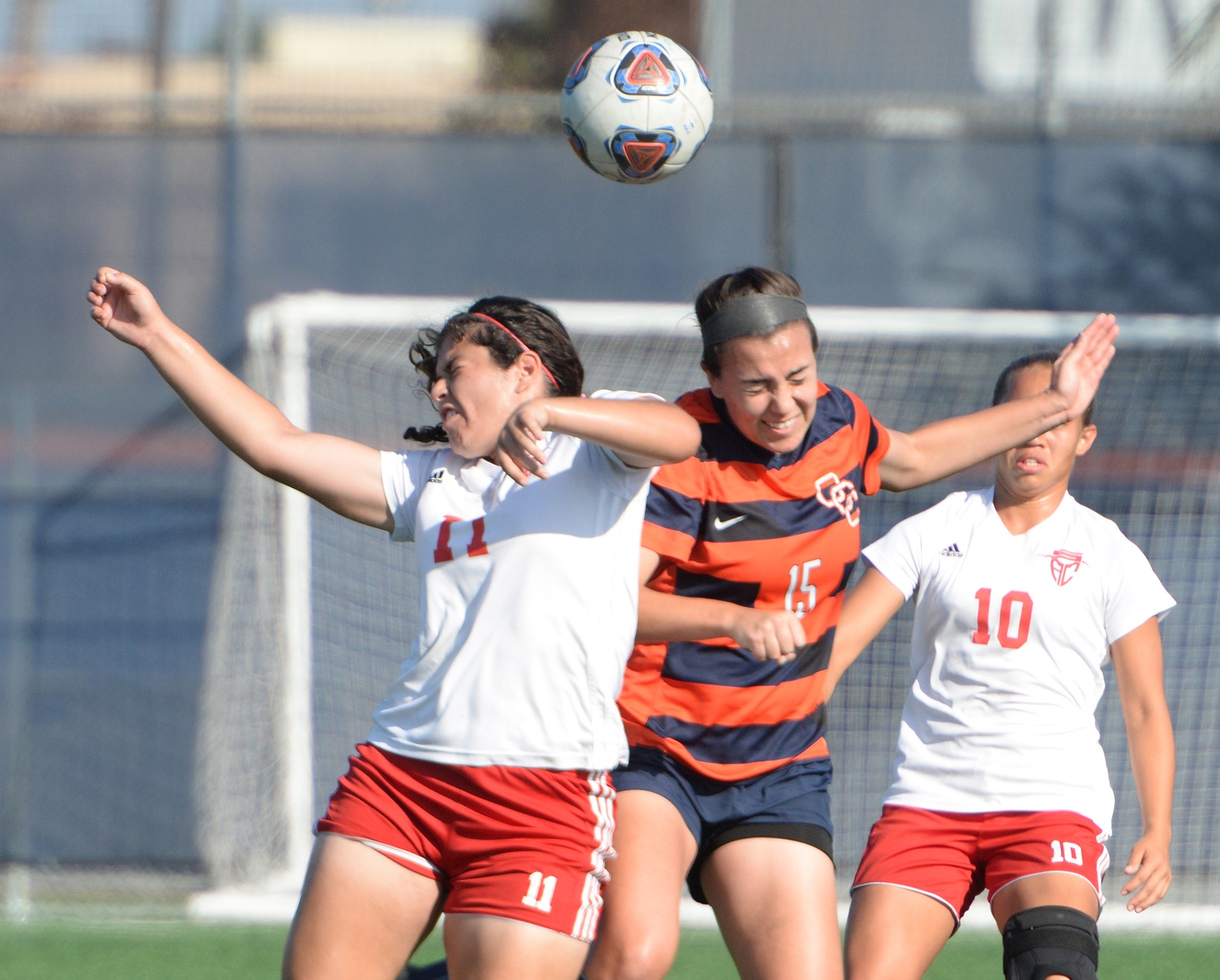 Late goal propels Pirates past Mustangs, 1-0