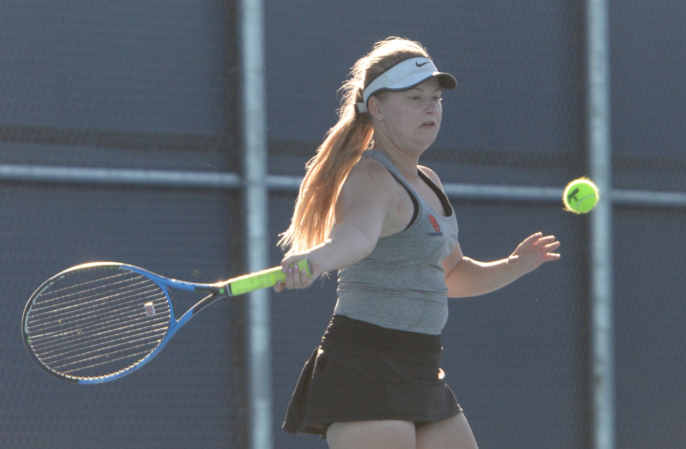Pirate tennis continues to roll
